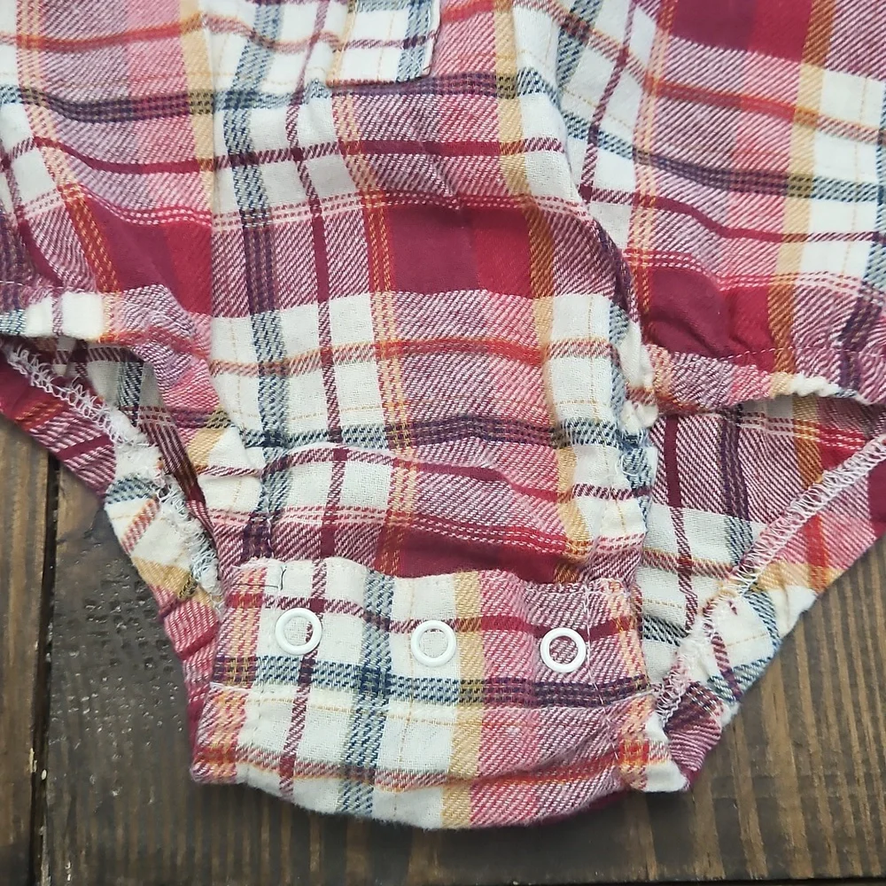 Wrangler Baby Pearl Snap Bodysuit Size 24m